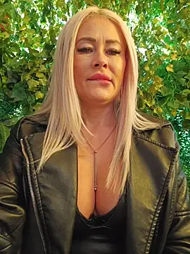 MILFBARBY online show from 8, 11, 2025