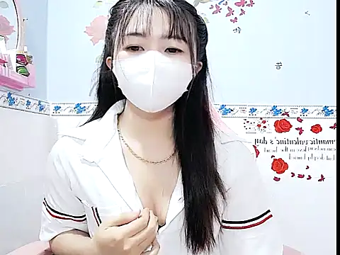 Snapshot of Emilysexy_cut chatting on 28, 5, 2026 Emilysexy cut online show from 28, 5, 2026