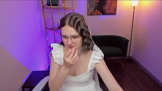 MiaNoon online show from 26, 5, 2026