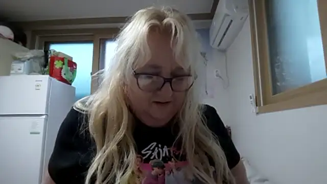 Monalissa729 online show from 17, 5, 2026