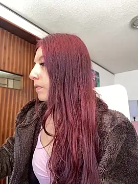 Snapshot of EveRave_Pink chatting on 11, 6, 2026 EveRave Pink online show from 11, 6, 2026