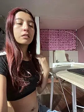 Snapshot of EveRave_Pink chatting on 23, 6, 2026 EveRave Pink online show from 23, 6, 2026