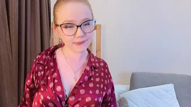 Snapshot of KarlaPasey chatting on 25, 6, 2026 KarlaPasey online show from 25, 6, 2026