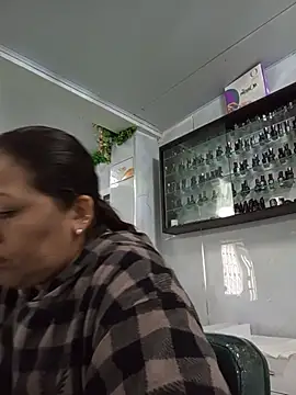Snapshot of katialatimaecha chatting on 4, 7, 2026 katialatimaecha online show from 4, 7, 2026