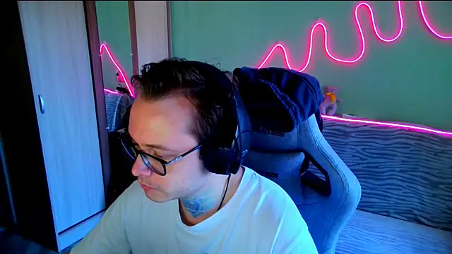 MeLanXolik online show from 17, 5, 2026
