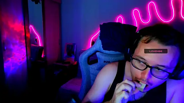 MeLanXolik online show from 14, 7, 2026