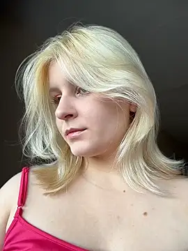 Snapshot of Flora_LifeSecret chatting on 31, 5, 2026 Flora LifeSecret online show from 31, 5, 2026