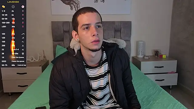 Snapshot of isaacblaze_ chatting on 2, 6, 2026 isaacblaze online show from 2, 6, 2026