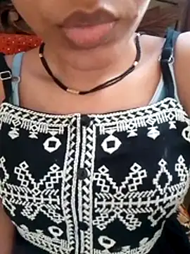 Snapshot of ayanloveannu chatting on 27, 6, 2026 ayanloveannu online show from 27, 6, 2026