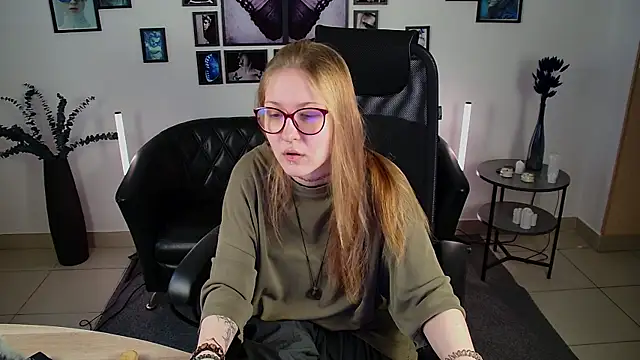 Snapshot of lanafitch chatting on 18, 6, 2026 lanafitch online show from 18, 6, 2026