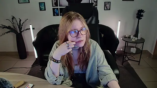 Snapshot of lanafitch chatting on 25, 6, 2026 lanafitch online show from 25, 6, 2026