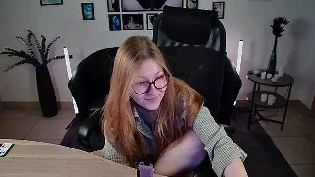 Snapshot of lanafitch chatting on 7, 7, 2026 lanafitch online show from 7, 7, 2026