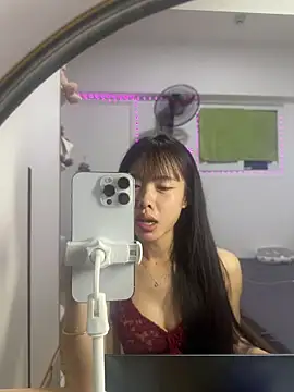Snapshot of Lov3lily chatting on 7, 6, 2026 Lov3lily online show from 7, 6, 2026