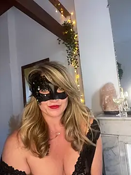 Snapshot of LaVraiVanessa chatting on 12, 6, 2026 LaVraiVanessa online show from 12, 6, 2026