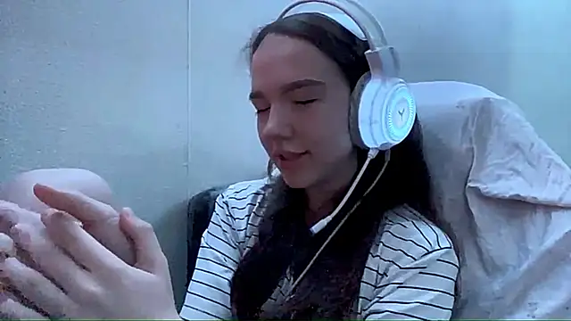 Snapshot of FewerCadre chatting on 29, 5, 2026 FewerCadre online show from 29, 5, 2026