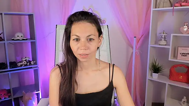 Snapshot of TrasyMorris chatting on 18, 5, 2026 TrasyMorris online show from 18, 5, 2026