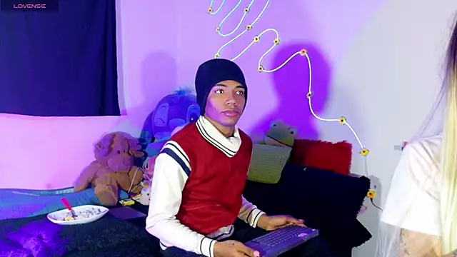 Snapshot of violeta_E_ chatting on 18, 5, 2026 violeta E online show from 18, 5, 2026