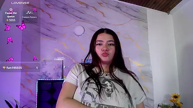 Snapshot of Lizeth_bigboob chatting on 28, 5, 2026 Lizeth bigboob online show from 28, 5, 2026