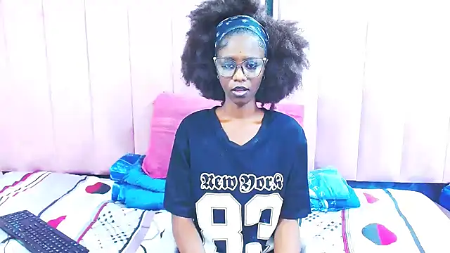Snapshot of SexySlimTeaXx chatting on 1, 6, 2026 SexySlimTeaXx online show from 1, 6, 2026