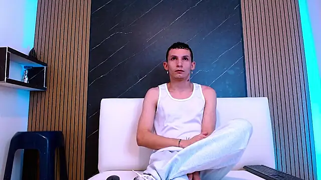 Snapshot of Isak_Berekoa chatting on 27, 5, 2026 Isak Berekoa online show from 27, 5, 2026