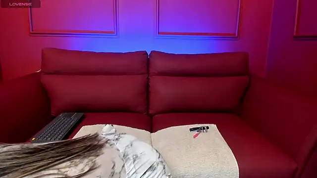 HannaCarttier  online show from 25, 5, 2026