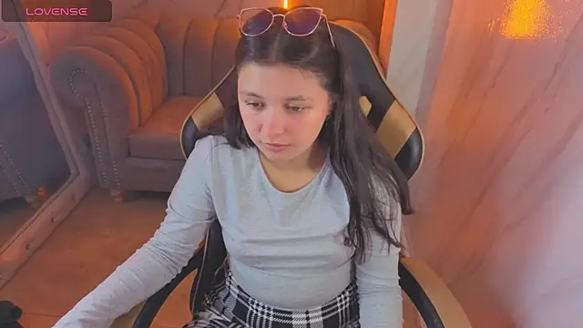 HoneyDoll tf online show from 9, 7, 2026