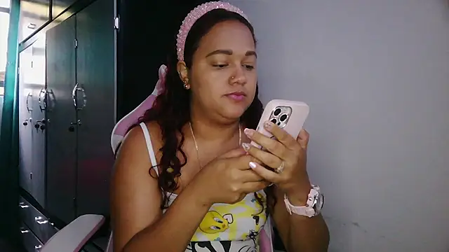 saramichell445734 online show from 26, 5, 2026