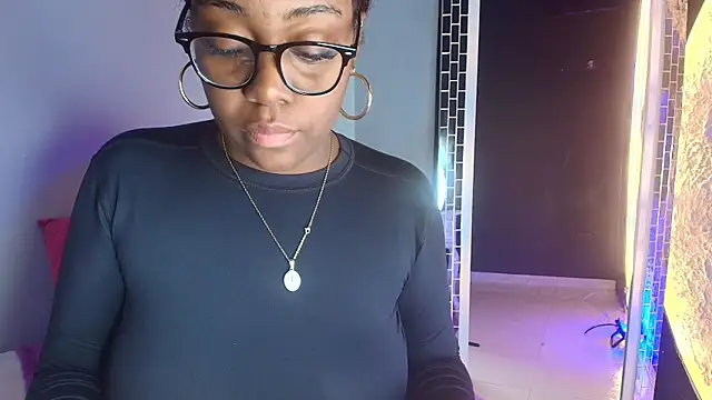 Snapshot of EbonyRose__ chatting on 11, 6, 2026 EbonyRose online show from 11, 6, 2026