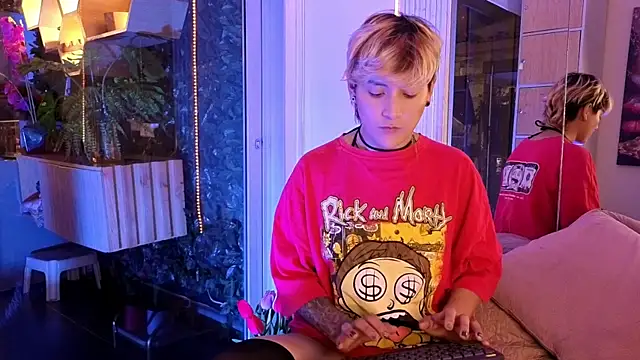 Snapshot of DannyRoudX chatting on 5, 7, 2026 DannyRoudX online show from 5, 7, 2026