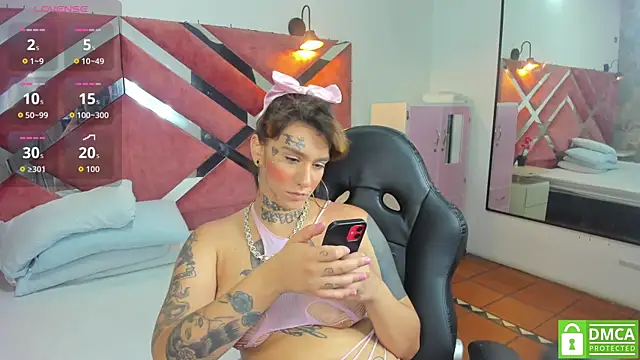 Snapshot of MiaInk_ chatting on 26, 5, 2026 MiaInk online show from 26, 5, 2026