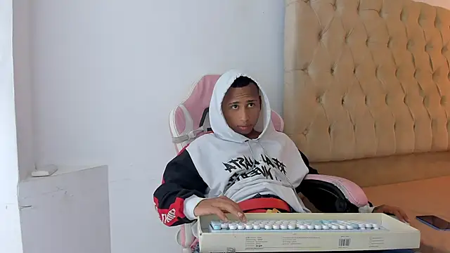 Snapshot of Supreme_Badboy chatting on 29, 6, 2026 Supreme Badboy online show from 29, 6, 2026