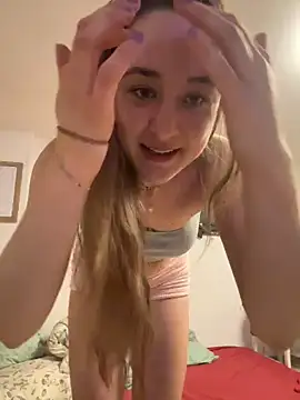 Snapshot of ZaylaDreams chatting on 8, 7, 2026 ZaylaDreams online show from 8, 7, 2026