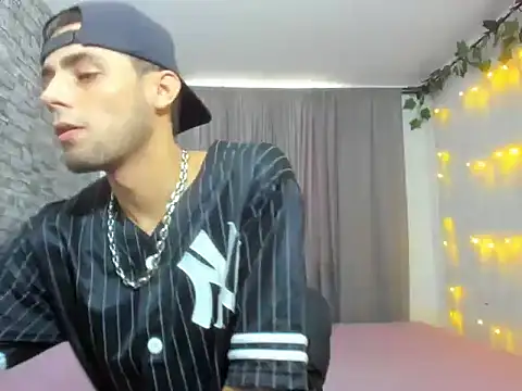 AlexBunny  online show from 18, 5, 2026