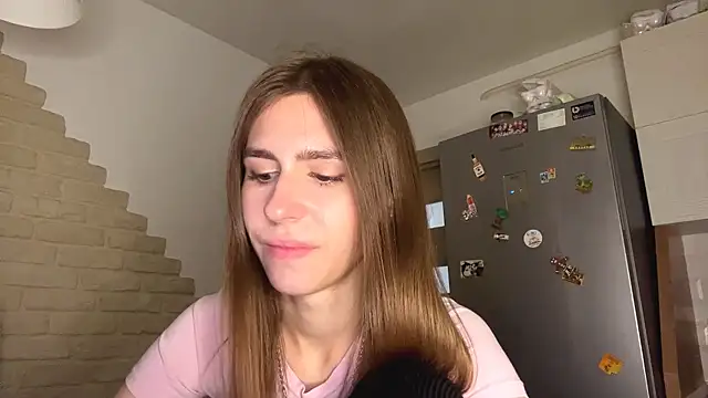 Snapshot of ZaraGuyette chatting on 8, 6, 2026 ZaraGuyette online show from 8, 6, 2026