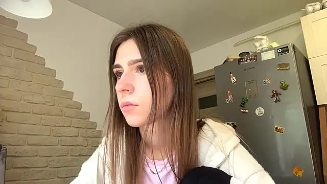 Snapshot of ZaraGuyette chatting on 15, 6, 2026 ZaraGuyette online show from 15, 6, 2026