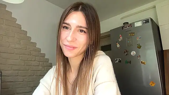 Snapshot of ZaraGuyette chatting on 7, 7, 2026 ZaraGuyette online show from 7, 7, 2026