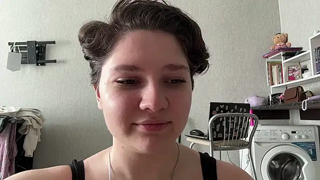 LizCumens online show from 15, 5, 2026