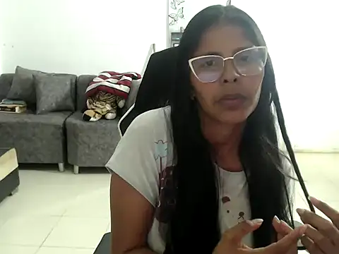 Snapshot of CashFlow_Lady chatting on 7, 7, 2026 CashFlow Lady online show from 7, 7, 2026