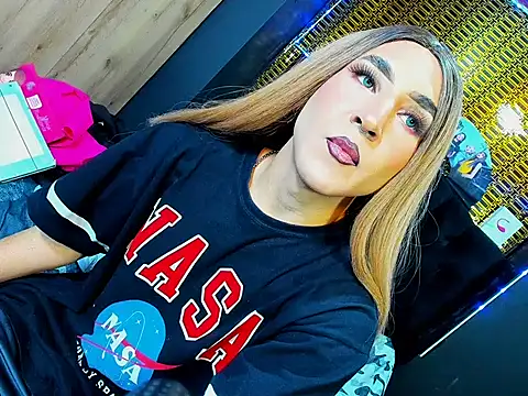 Georgina giio  online show from 16, 5, 2026