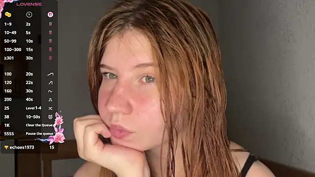 Snapshot of EmmaLovelyBB chatting on 7, 7, 2026 EmmaLovelyBB online show from 7, 7, 2026