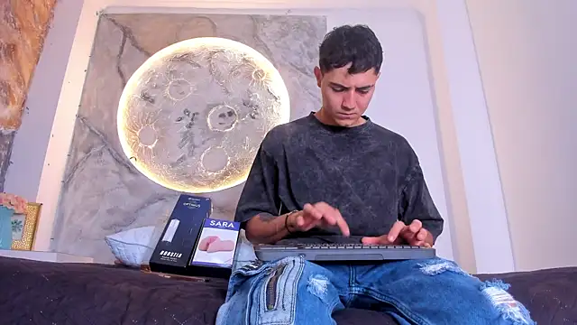 Diamondss 1 online show from 11, 7, 2026