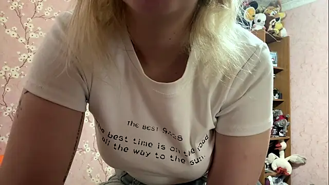 Snapshot of cloudcheek chatting on 14, 5, 2026 cloudcheek online show from 14, 5, 2026
