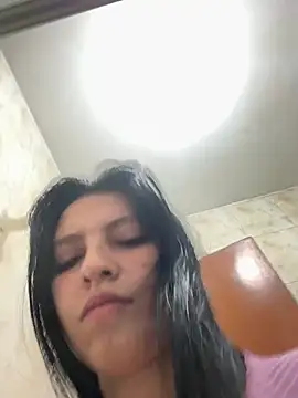 Snapshot of Miel_rousse chatting on 6, 6, 2026 Miel rousse online show from 6, 6, 2026