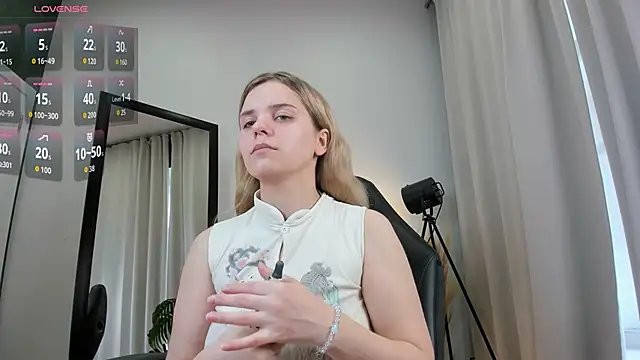 Sofia Bliss  online show from 31, 5, 2026