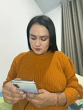 Snapshot of rousee69_ chatting on 26, 5, 2026 rousee69 online show from 26, 5, 2026