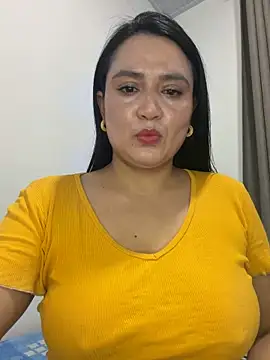 Snapshot of rousee69_ chatting on 27, 5, 2026 rousee69 online show from 27, 5, 2026