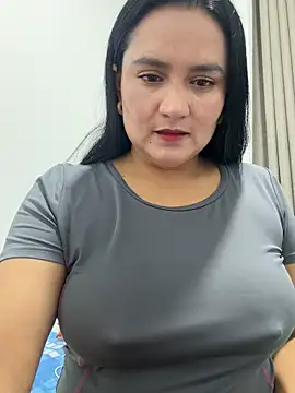 Snapshot of rousee69_ chatting on 27, 5, 2026 rousee69 online show from 27, 5, 2026