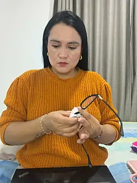 Snapshot of rousee69_ chatting on 30, 5, 2026 rousee69 online show from 30, 5, 2026