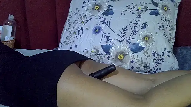 Snapshot of Queenleahx chatting on 4, 7, 2026 Queenleahx online show from 4, 7, 2026