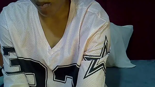 Snapshot of Queenleahx chatting on 8, 7, 2026 Queenleahx online show from 8, 7, 2026